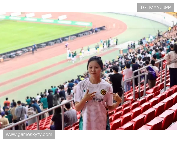 开云足球直播带你近距离感受现场足球比赛的紧张刺激